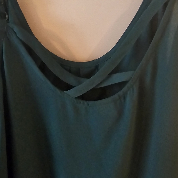 Green Light Flowy Tank Top Torrid - Picture 4 of 5